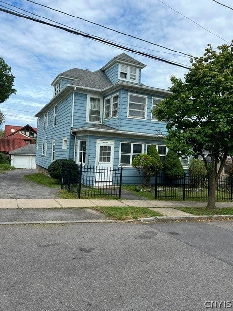 Photo of 225-227 #2 Dorothy Street, Syracuse, NY 13203 (MLS # S1716024)