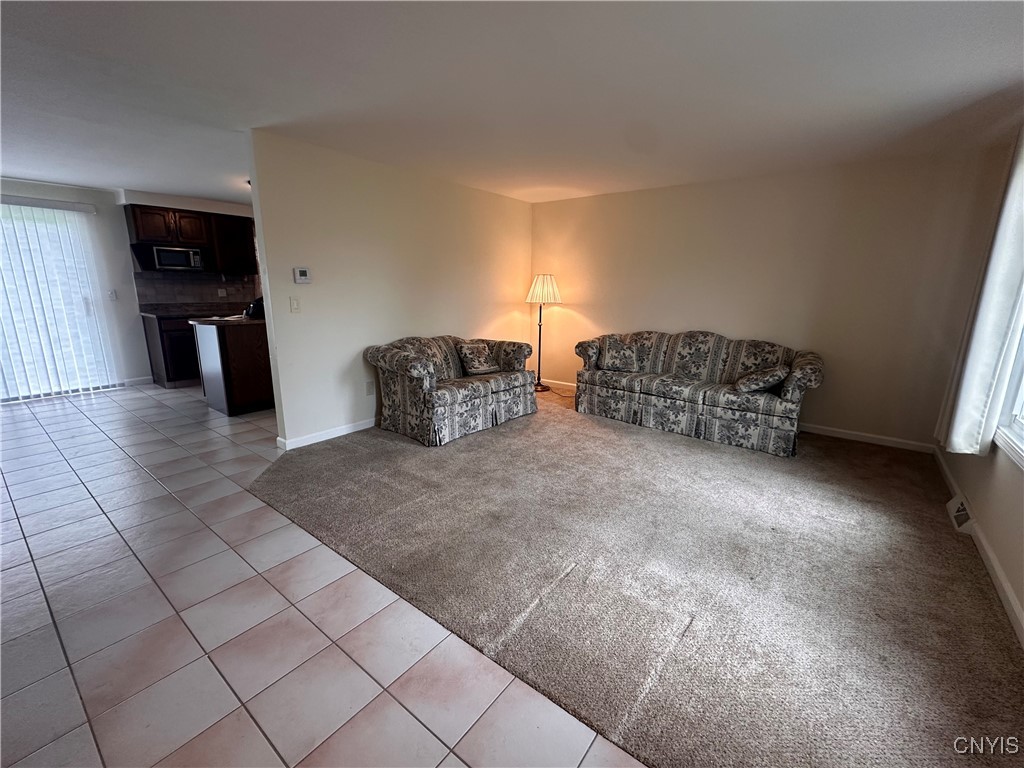 5566 Veneto Drive, Clay, New York image 4