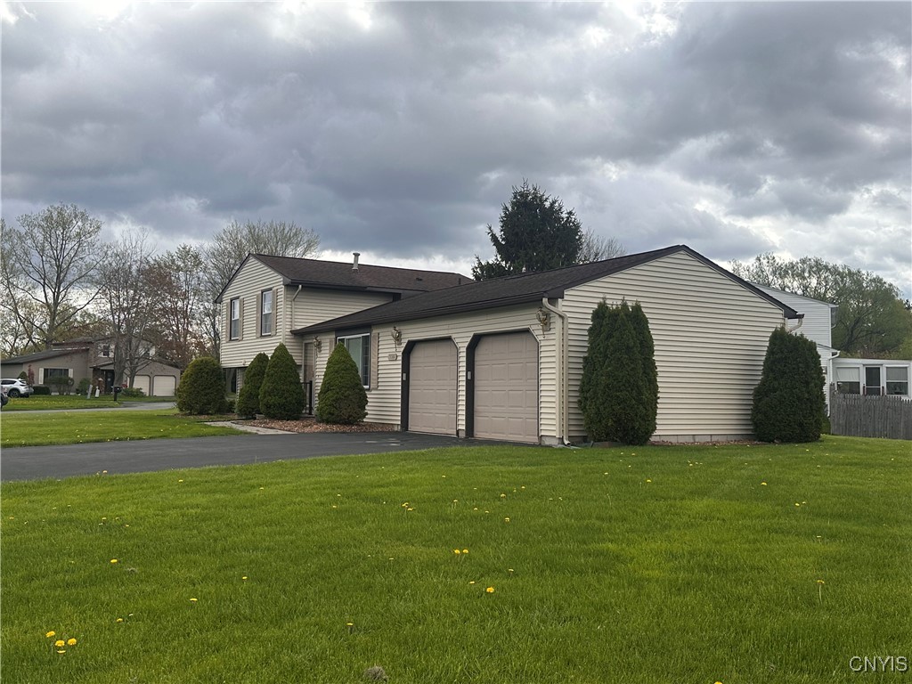 5566 Veneto Drive, Clay, New York image 38