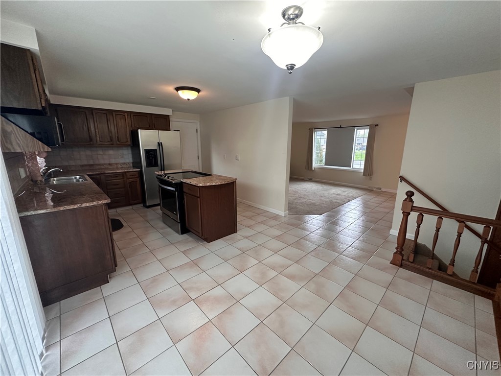 5566 Veneto Drive, Clay, New York image 12