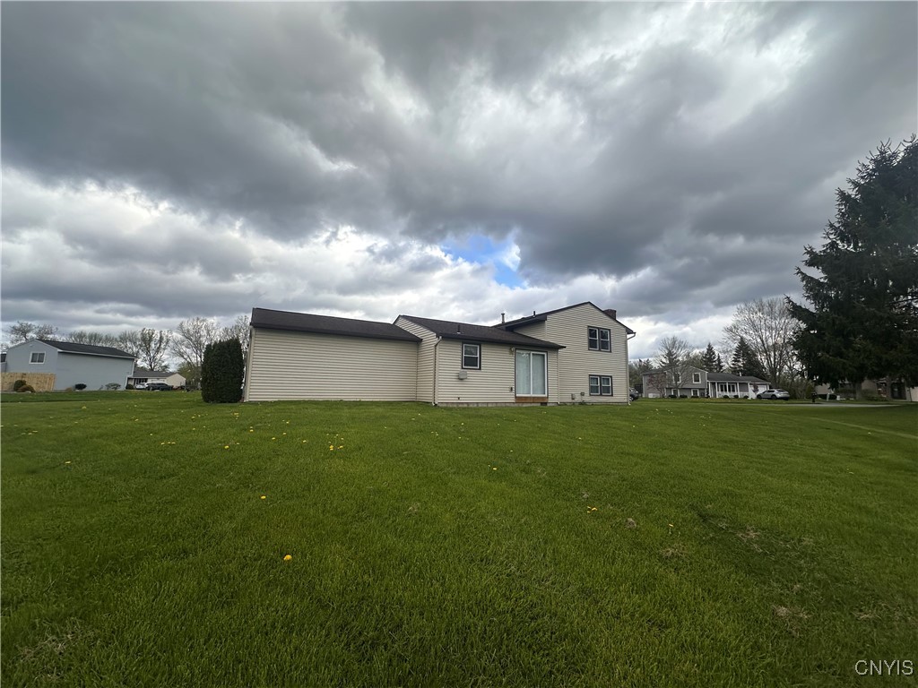 5566 Veneto Drive, Clay, New York image 37