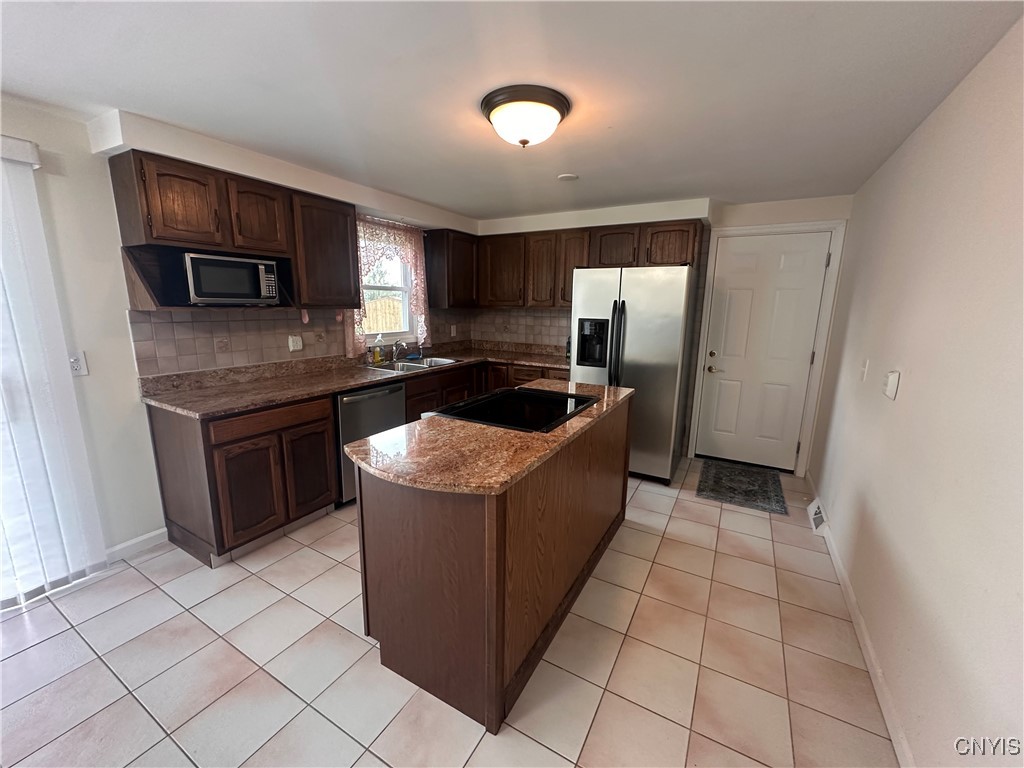 5566 Veneto Drive, Clay, New York image 8