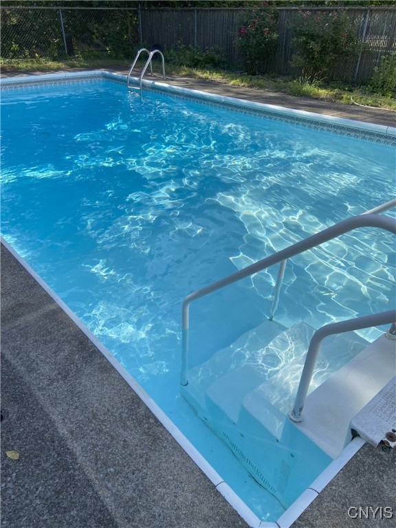 Manlius, New York 13066, United States, 3 Bedrooms Bedrooms, ,2 BathroomsBathrooms,Residential,Active,222899