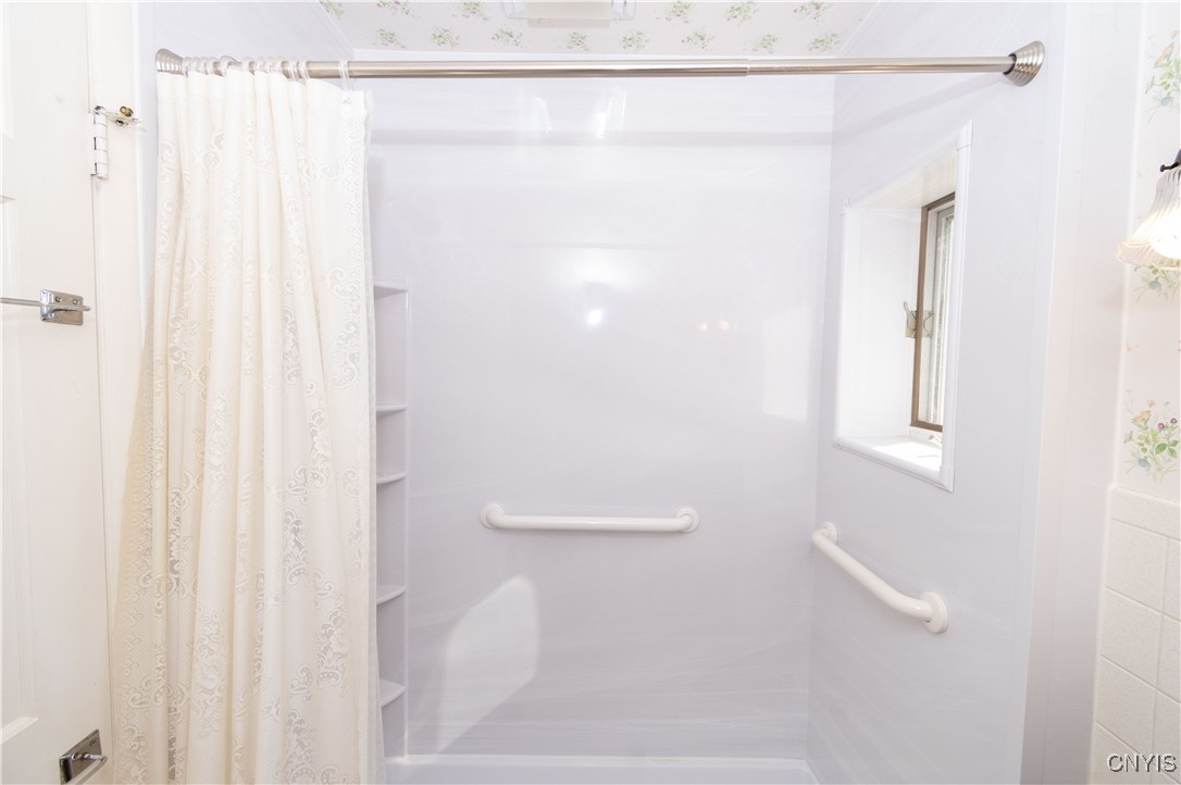 Manlius, New York 13066, United States, 3 Bedrooms Bedrooms, ,2 BathroomsBathrooms,Residential,Active,222899