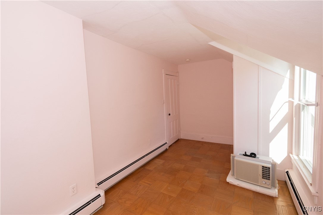 Manlius, New York 13066, United States, 3 Bedrooms Bedrooms, ,2 BathroomsBathrooms,Residential,Active,222899