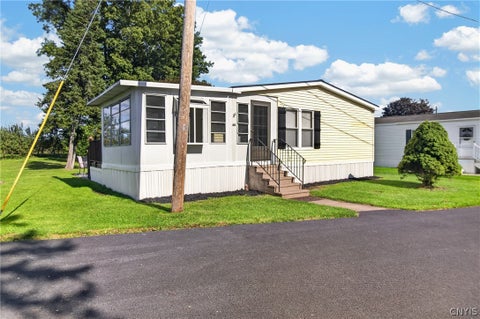 Mobile Home For Sale - 48 Kris Ann Drive<br/> New Hartford, NY 13413