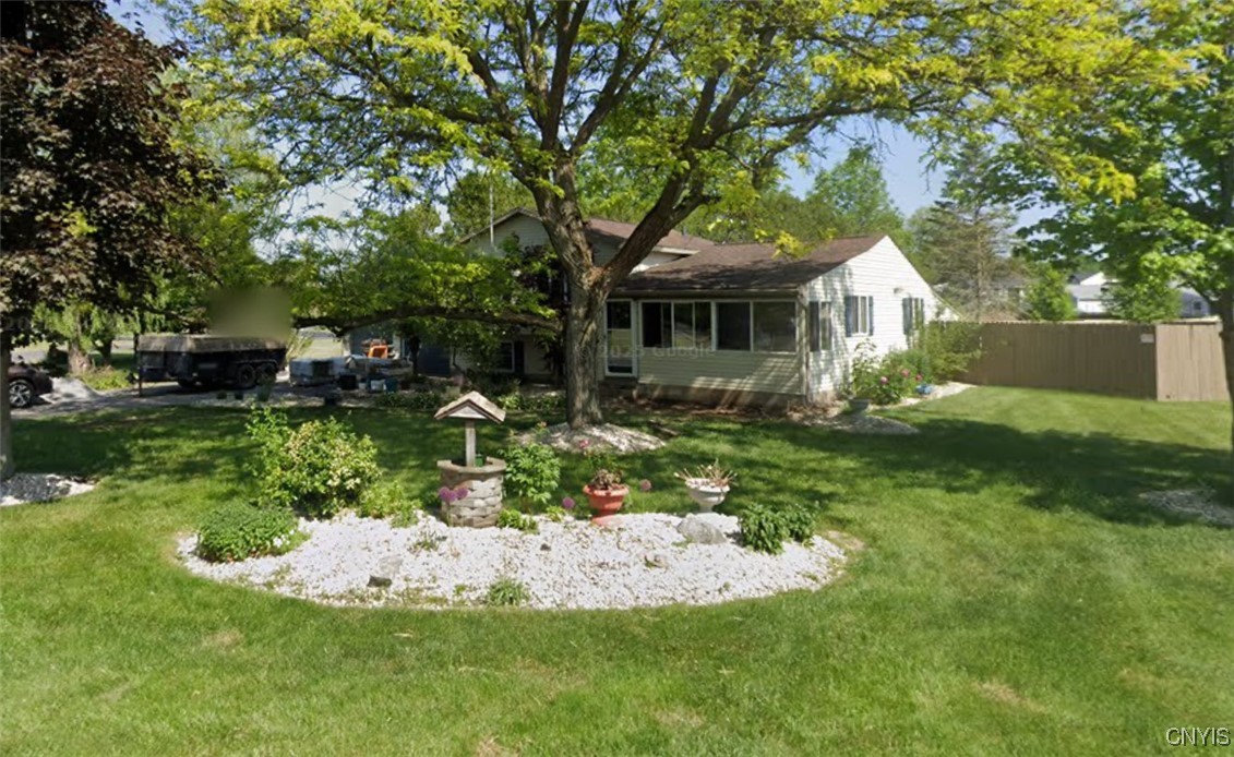 9489 Bygone Drive, Cicero, New York image 1