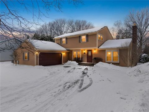 Homes For Sale - 8101 Balsamwood Lane<br/> Clay, NY 13090