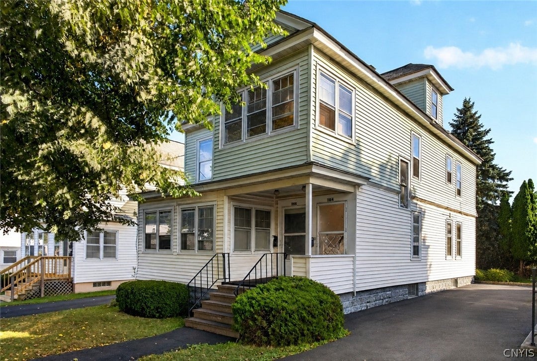 164-66 Loma Avenue