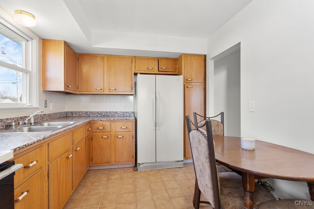 4133 Birchwood Drive, Clay, New York image 11