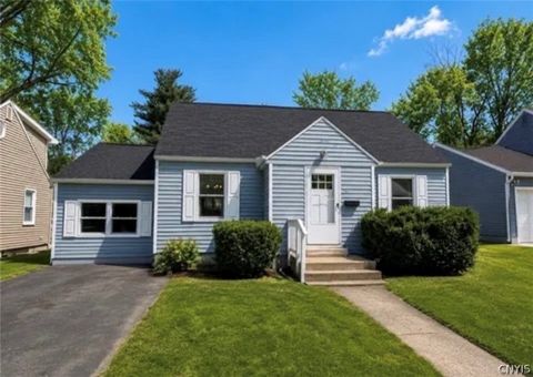 Homes For Sale - 15 Woodlawn Avenue<br/> Utica, NY 13501