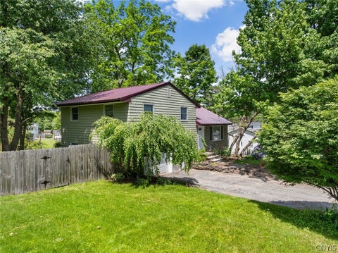Homes For Sale - 12 Shady Lane<br/> Camillus, NY 13219