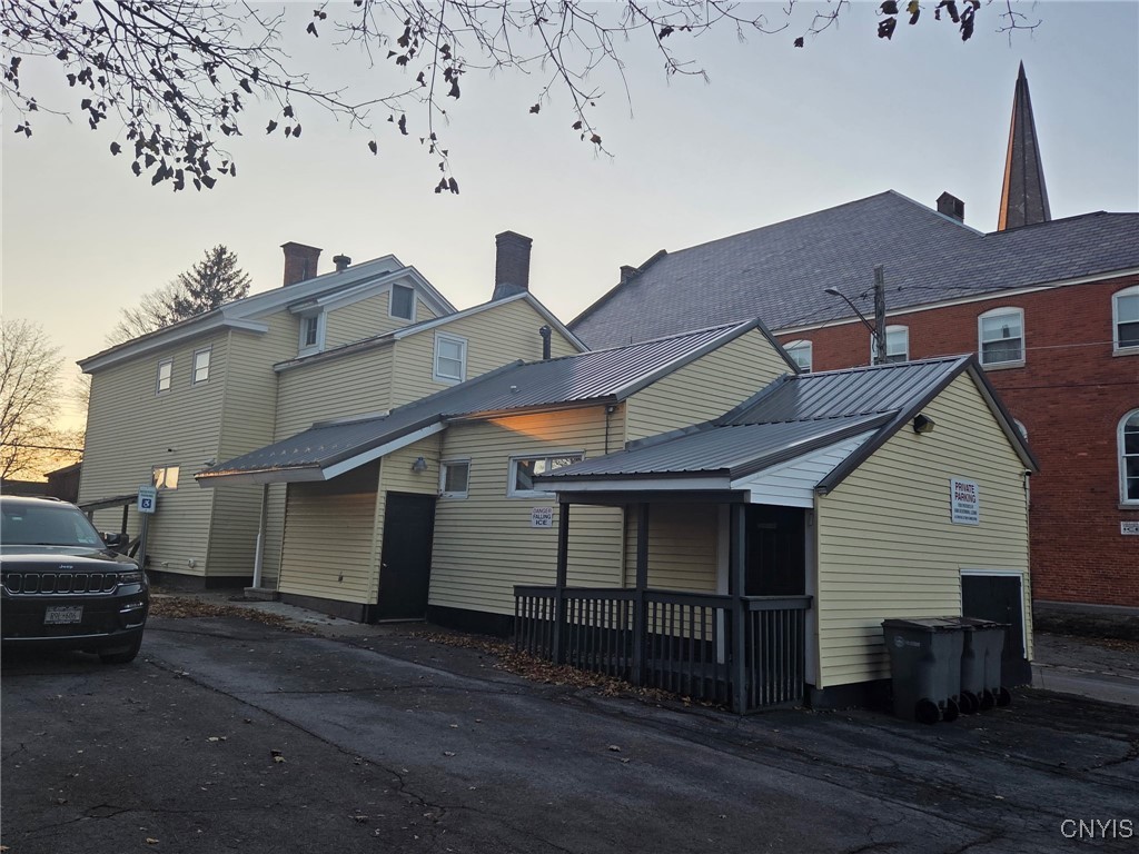 210 W Embargo Street