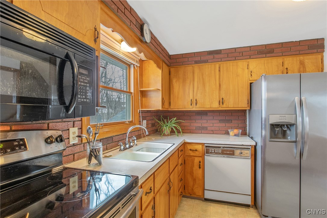 132 Bennett Road, Camillus, New York image 13