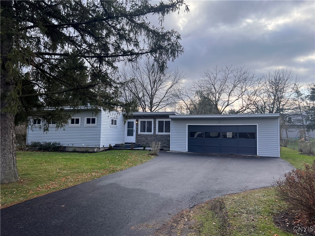 106 Crysler Drive, Manlius, New York image 1