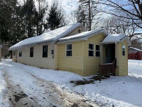 Homes For Sale - 6892 Stanwix Avenue<br/> Oneida County, Rome, NY 13440