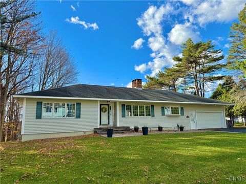 7 Upper Woods Circle New Hartford NY 13413