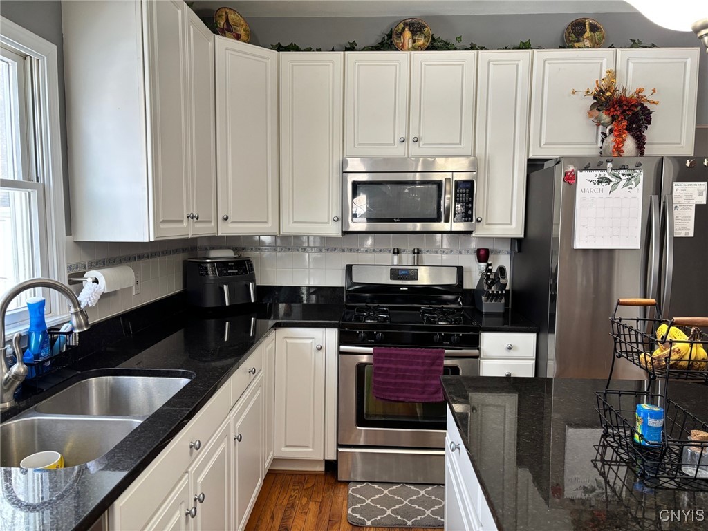 6045 Lisi Gardens Drive, Cicero, New York image 16