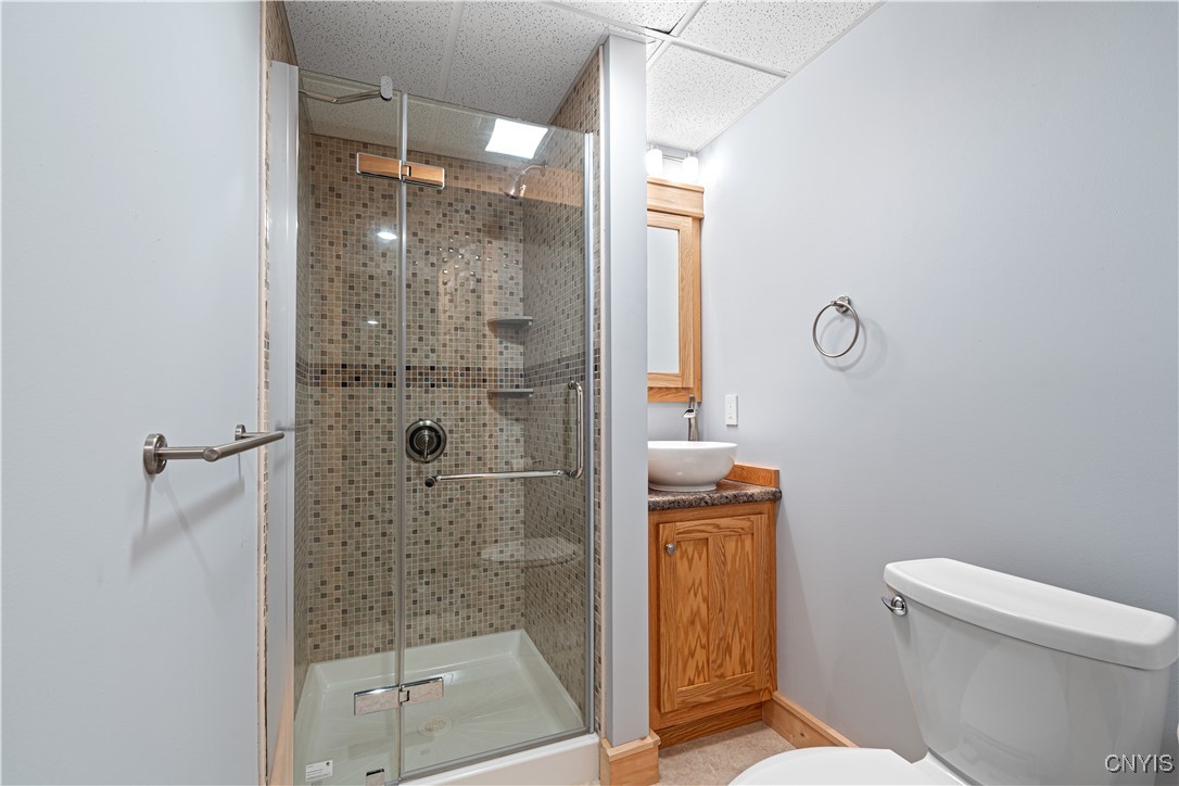 201 Falling Brook, Manlius, New York image 31