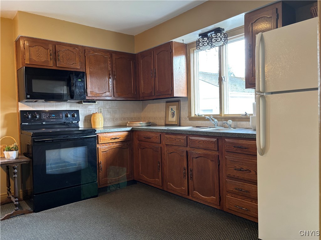 218 Malverne Drive, Syracuse, New York image 30