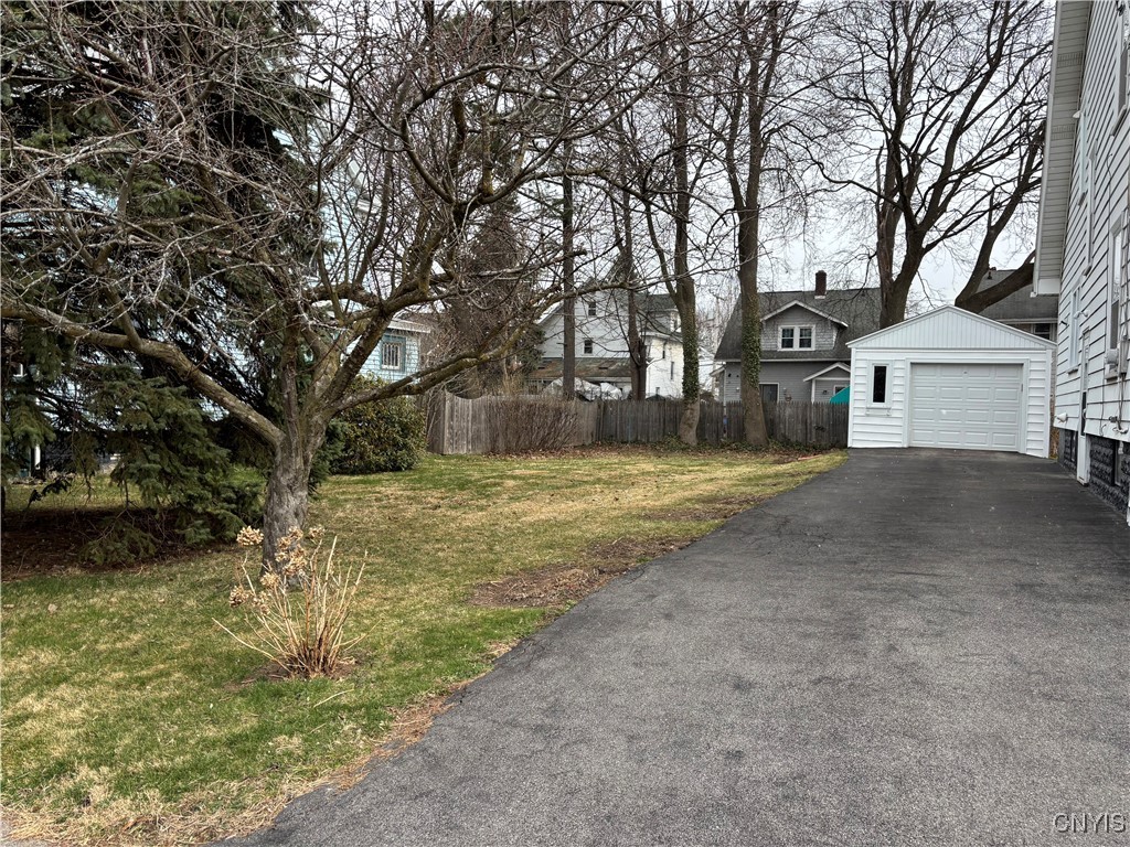 218 Malverne Drive, Syracuse, New York image 4