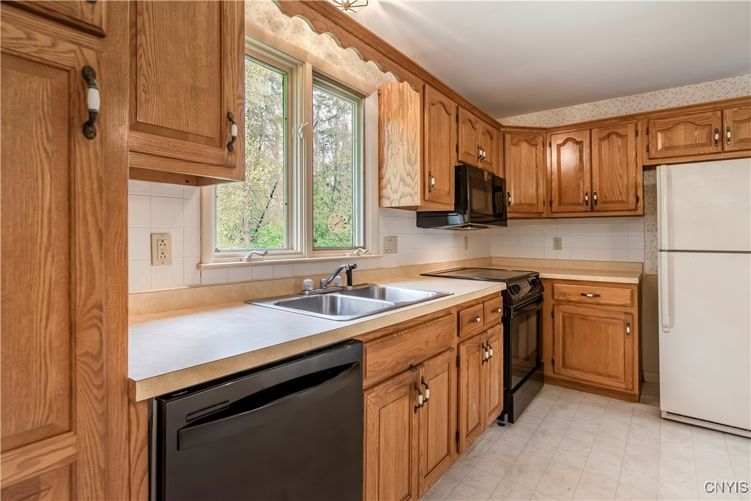 18 Court Knolle, New Hartford, New York image 26