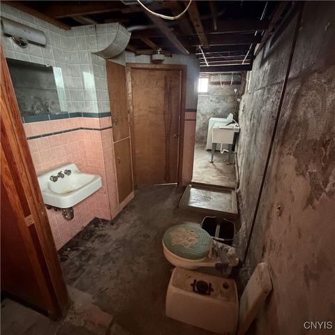 Tiny photo for 173 Ross Park, Syracuse, NY 13208 (MLS # S1660359)