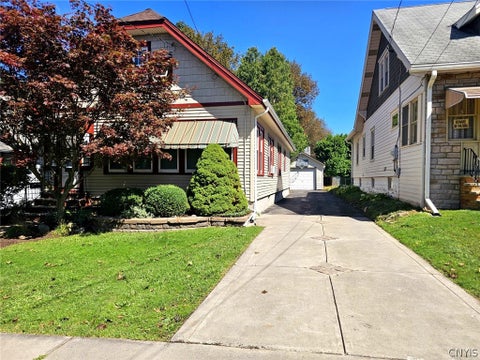 Homes For Sale - 210 Dale Street<br/> Syracuse, NY 13208