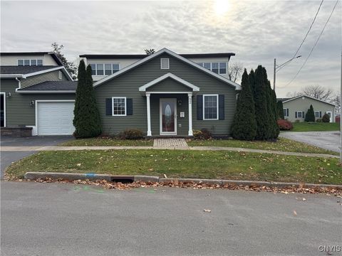 Townhouse For Sale - 52 Bronson Street<br/> Oswego County, Oswego, NY 13126