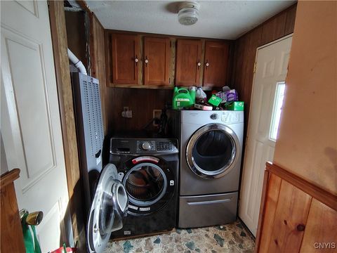 Tiny photo for 131 Pazdur Boulevard S, Westmoreland, NY 13440 (MLS # S1655312)