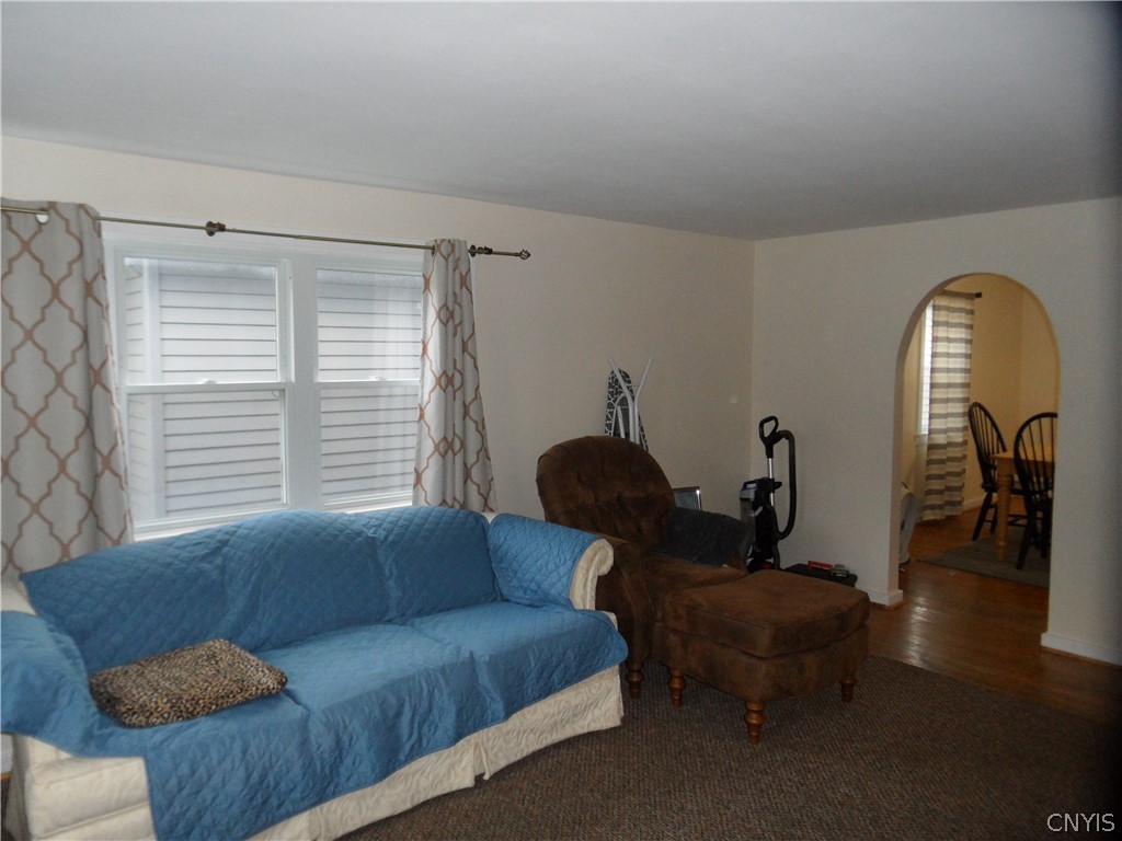 2005 Louis Street