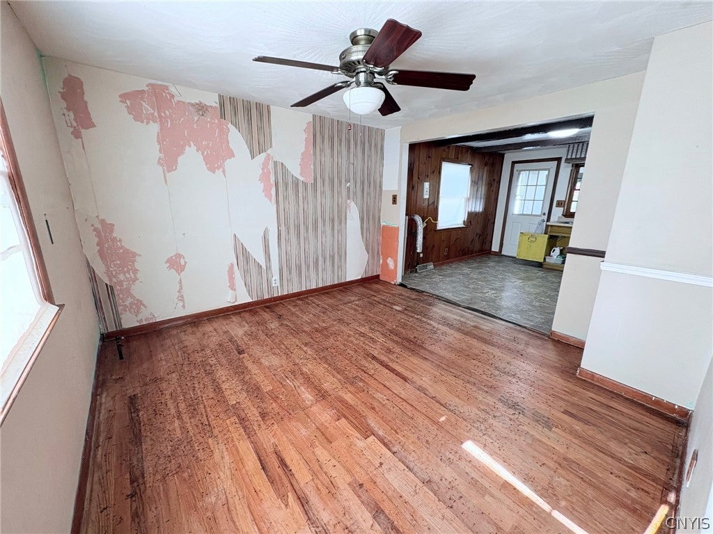 305 N Levitt Street