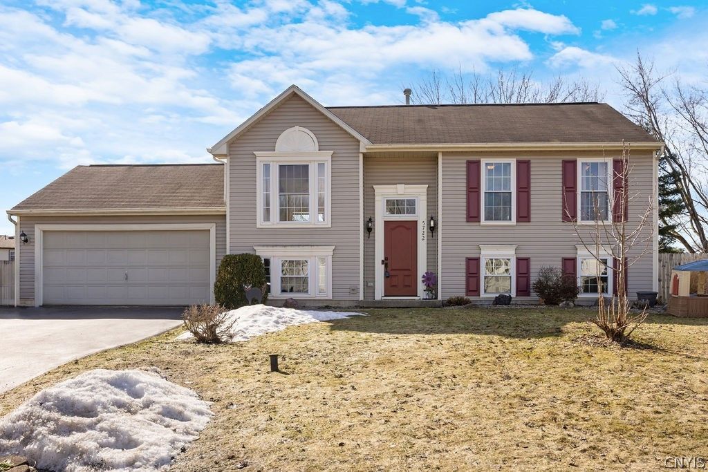 Photo of 5722 Boulia Drive, Clay, NY 13041 (MLS # S1664977)