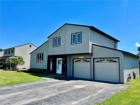 Homes For Sale - 6118 Cordero Drive<br/> Cicero, NY 13039