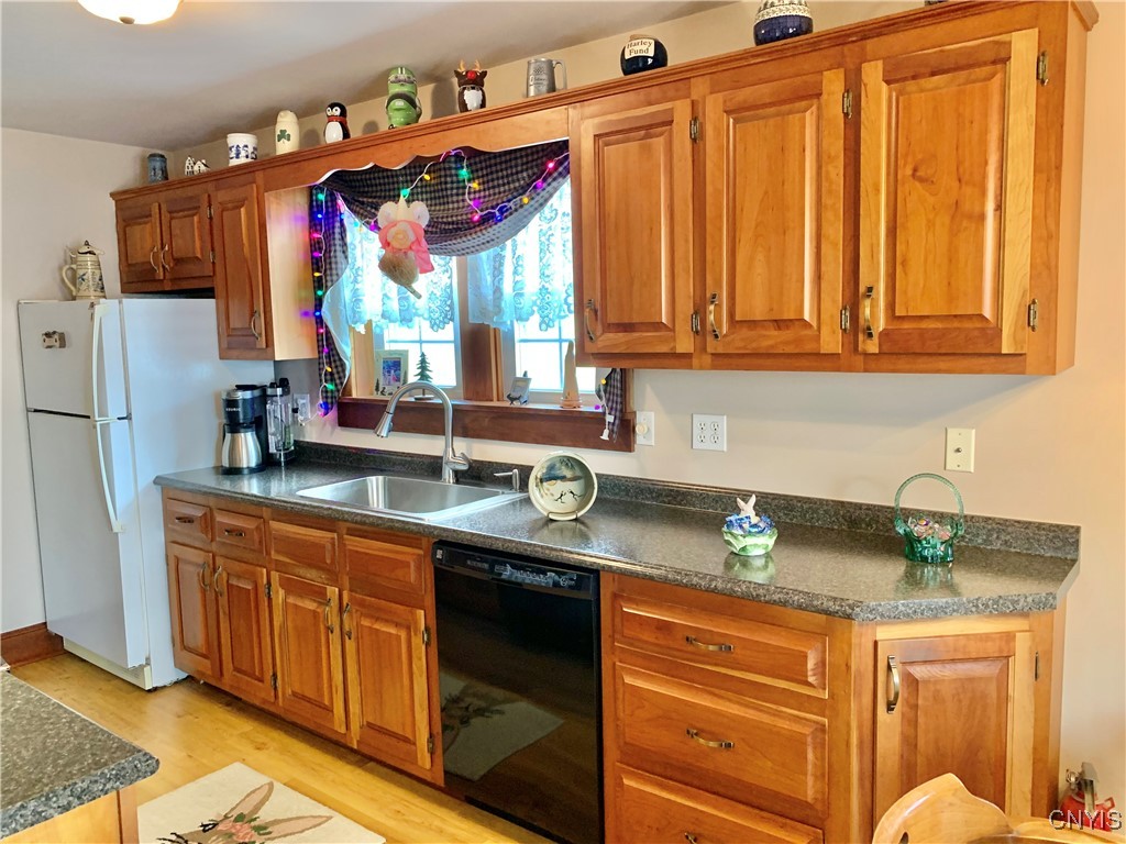 424 White Street, Sangerfield, New York image 10