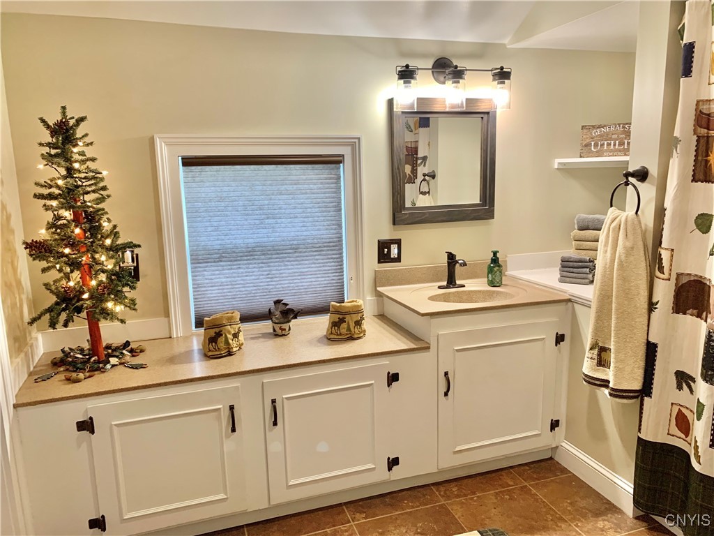 424 White Street, Sangerfield, New York image 30