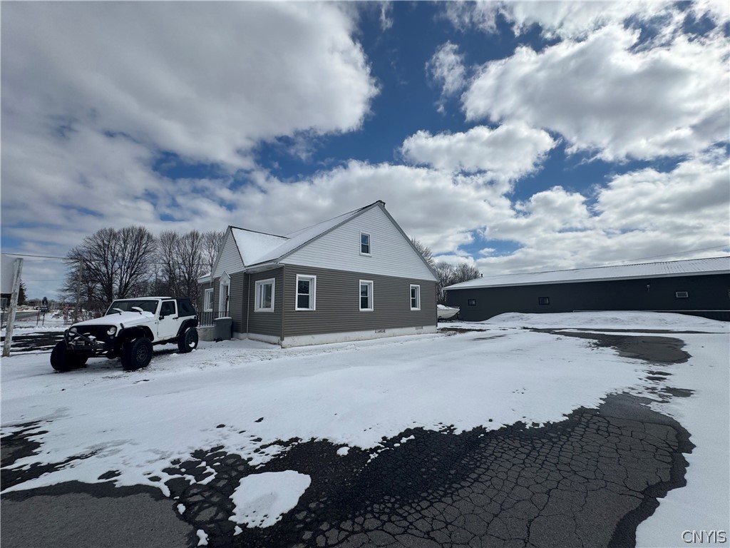 1414-1416 E Dominick Street