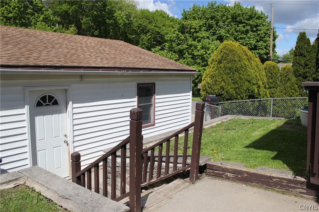 Photo of 613 Avery Avenue, Syracuse, NY 13204 (MLS # S1681369)