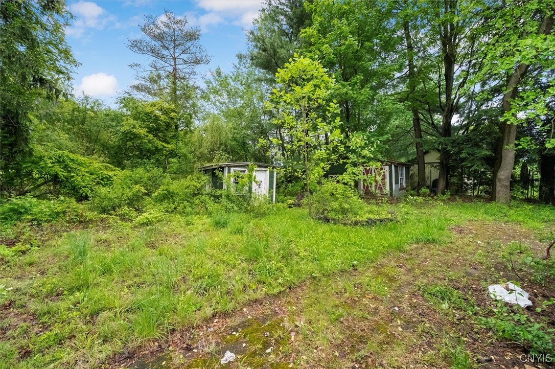 410 Pinewood Drive, Utica, New York image 5