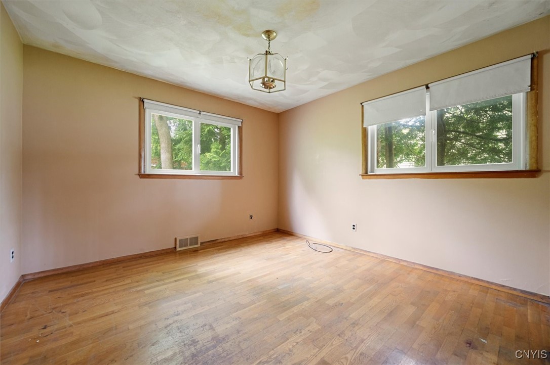 410 Pinewood Drive, Utica, New York image 15