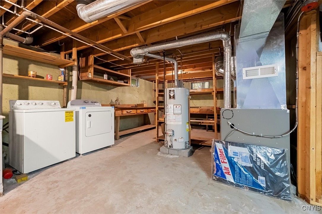 410 Pinewood Drive, Utica, New York image 29