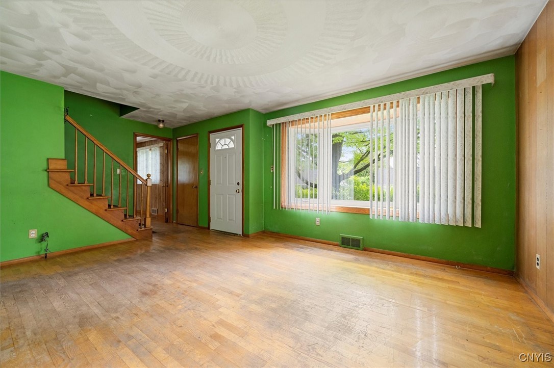 410 Pinewood Drive, Utica, New York image 7