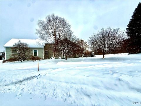 Tiny photo for 5210 Hook Circle Cir, DeWitt, NY 13078 (MLS # S1660375)