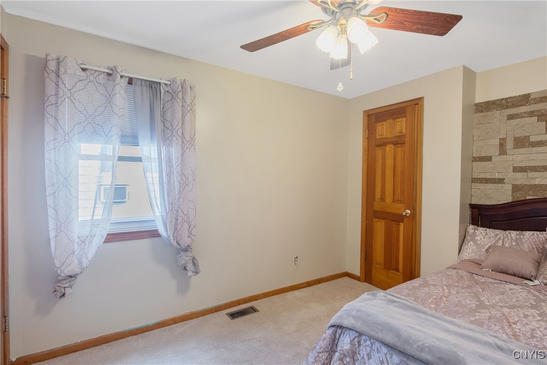 129 Ross Park, Syracuse, New York image 19