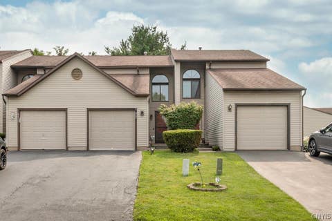 Townhouse For Rent - 8457 Bubbling Springs Drive<br/> Clay, NY 13027
