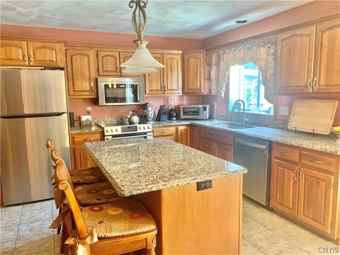 Tiny photo for 64 Ironwood Road, New Hartford, NY 13413 (MLS # S1704313)