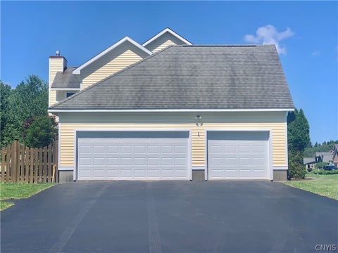 Tiny photo for 64 Ironwood Road, New Hartford, NY 13413 (MLS # S1704313)