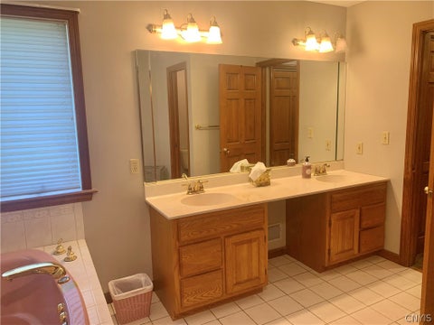 Tiny photo for 64 Ironwood Road, New Hartford, NY 13413 (MLS # S1704313)