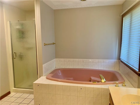 Tiny photo for 64 Ironwood Road, New Hartford, NY 13413 (MLS # S1704313)