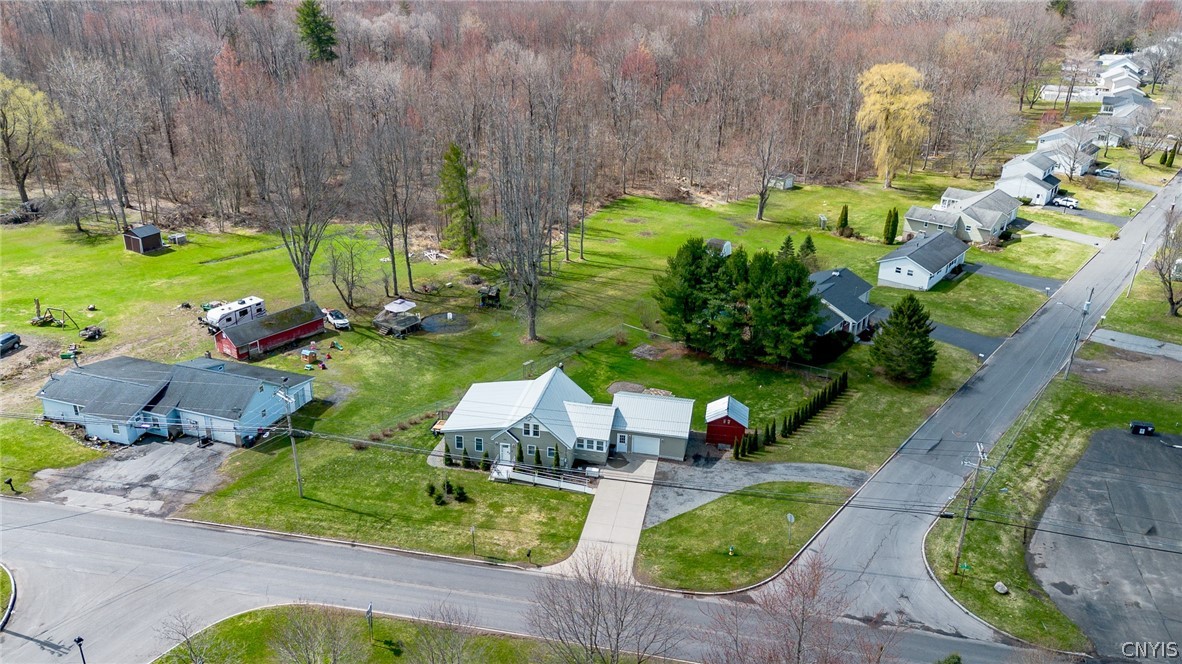 976 W first Street S